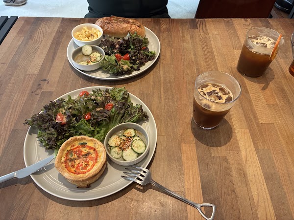 HAUSINC CAFE 3