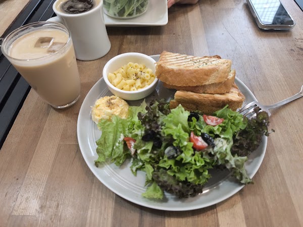 HAUSINC CAFE 2