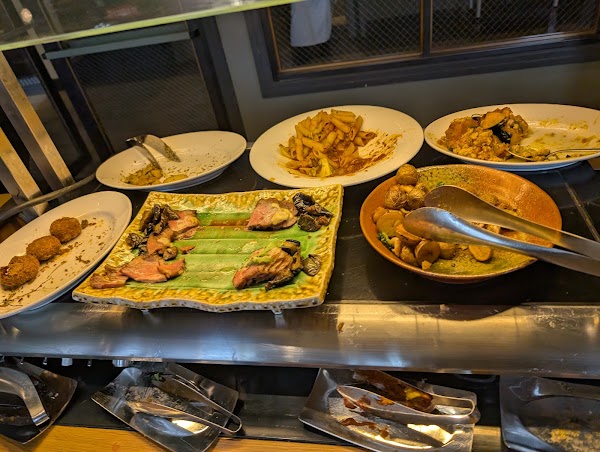 crossfield with TERRACE LOUNGE 4