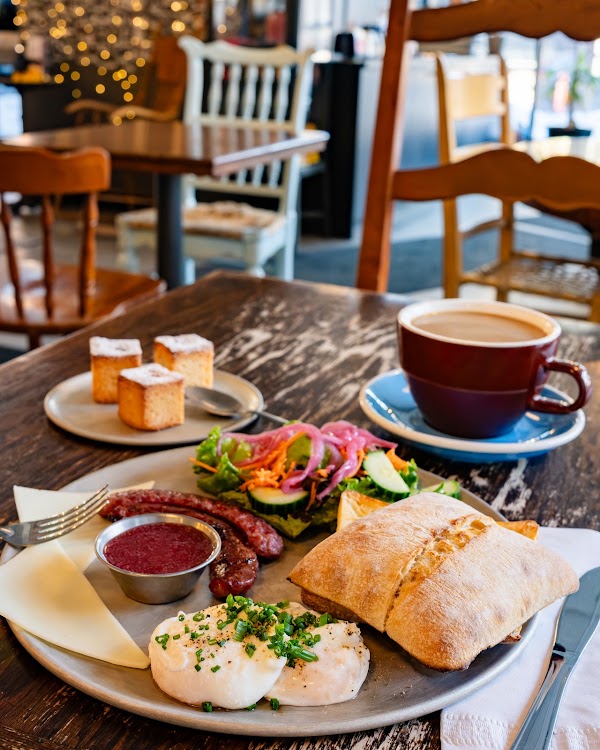 Canard Café 5