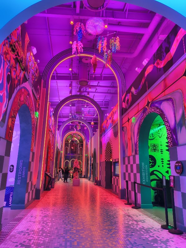 Meow Wolf Houston's Radio Tave 4