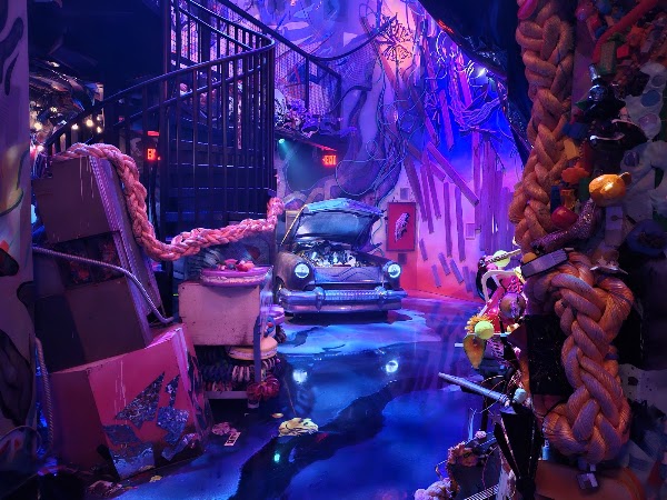 Meow Wolf Houston's Radio Tave 2