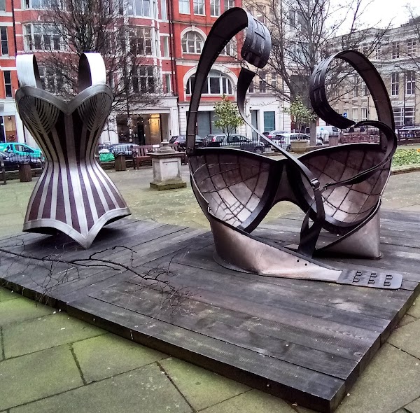 Golden Square 5