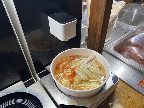 Jongno 24 Hours Ramen Convenience Store 4