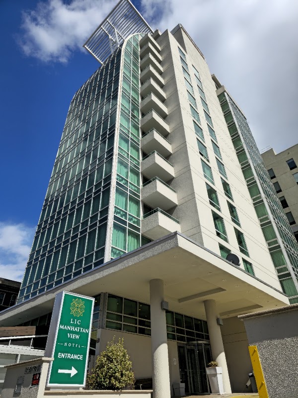 LIC Manhattan View Hotel