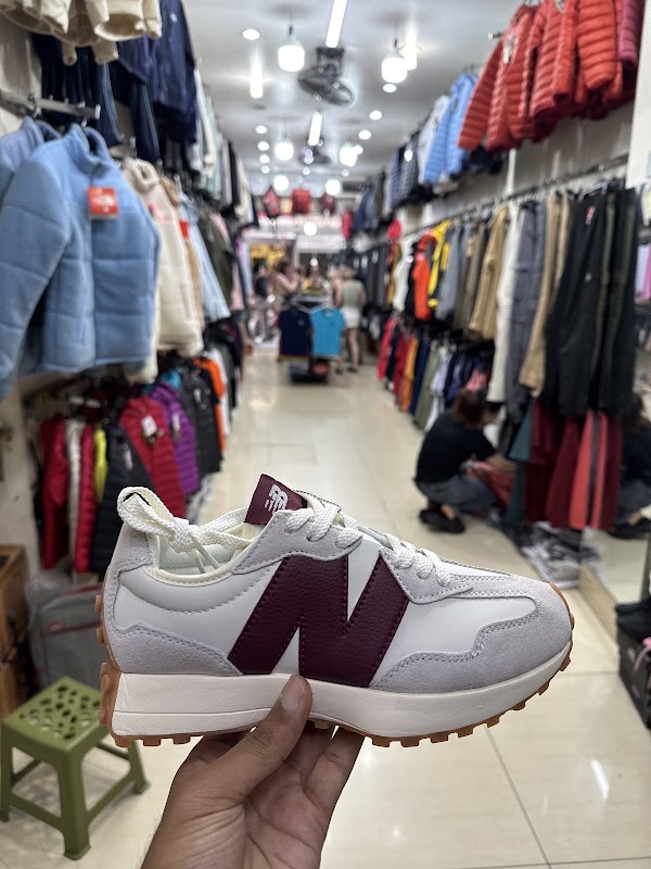 Factory Outlet / 96 hàng đào 5