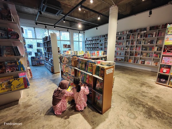 BookXcess Kong Heng Ipoh 4