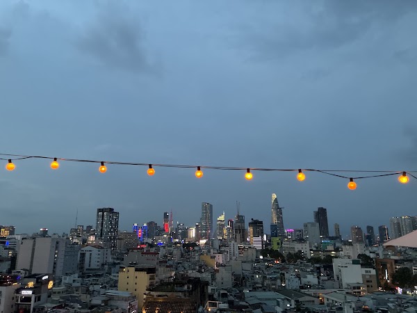 Banana Mama Rooftop Bar & Kitchen Saigon 2
