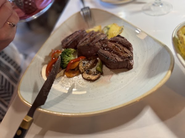 Asador Tehuelche Grill Argentino. Carnes a la Brasa. Parrilla Argentina. 3