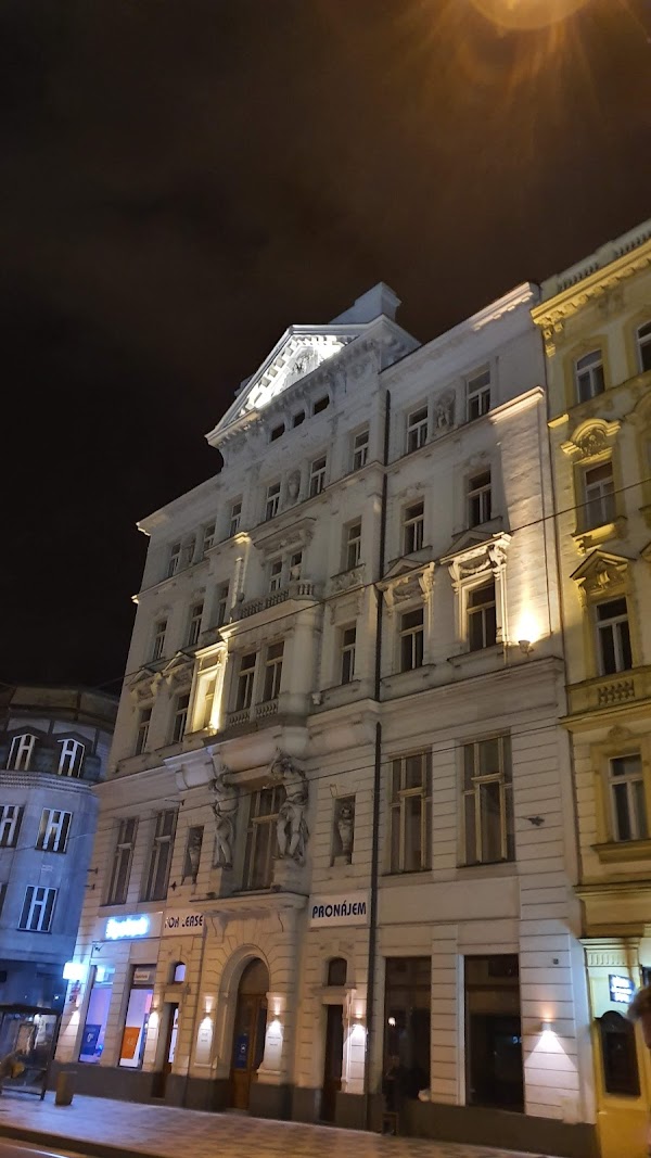 Lazarská 3
