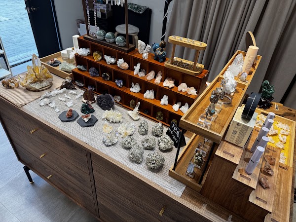 TERRA礦境_天然原礦與水晶手串的專賣店(從雷根與金玉堂中間的廣場步行進入) 5