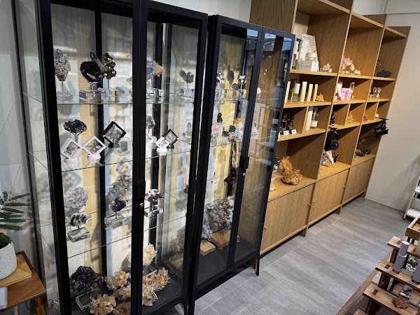 TERRA礦境_天然原礦與水晶手串的專賣店(從雷根與金玉堂中間的廣場步行進入) 3