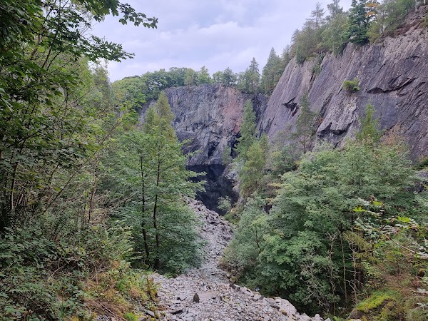 Hodge Close 2