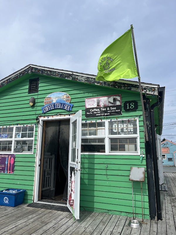 Coffee, Tea & Sea