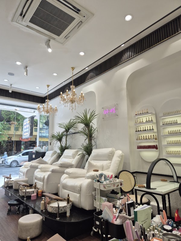 Lisa Nail & Spa - Nail Salon - Head Spa - Foot Scrub - Massage - 네일 살롱