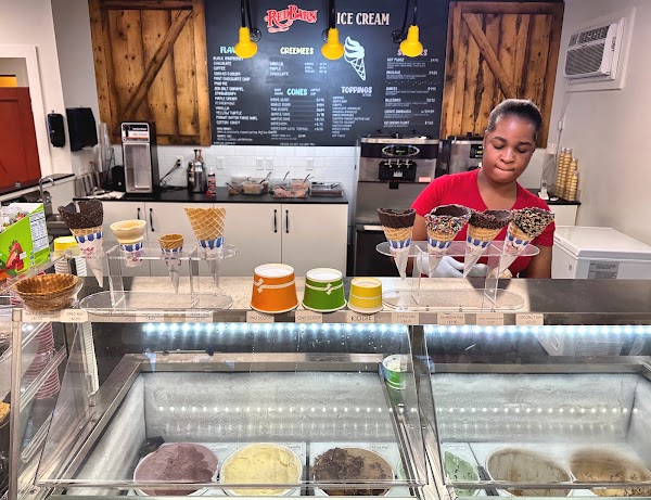 Red Barn Ice Cream Shop 3