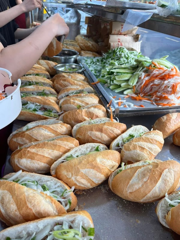 Bánh mì heo quay Tuyền Ký - Võ Oanh 5