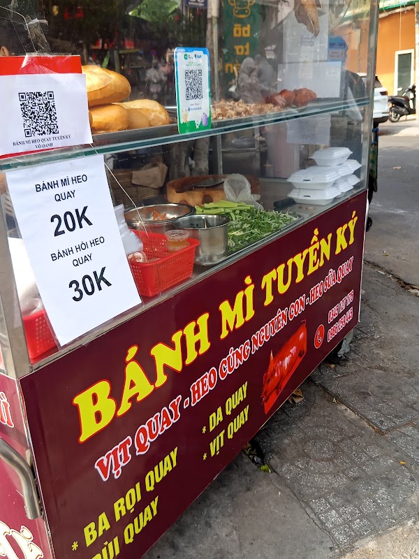 Bánh mì heo quay Tuyền Ký - Võ Oanh 2