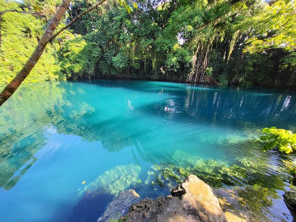 Matevulu Blue Hole