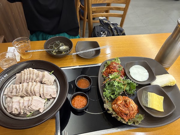 Wonhalmeoni Bossam Jokbal&bakgabudae(Myeongdong Branch) 4