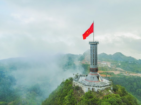 Lung Cu Flag Point