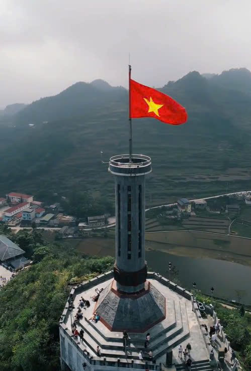 Lung Cu Flag Point 5