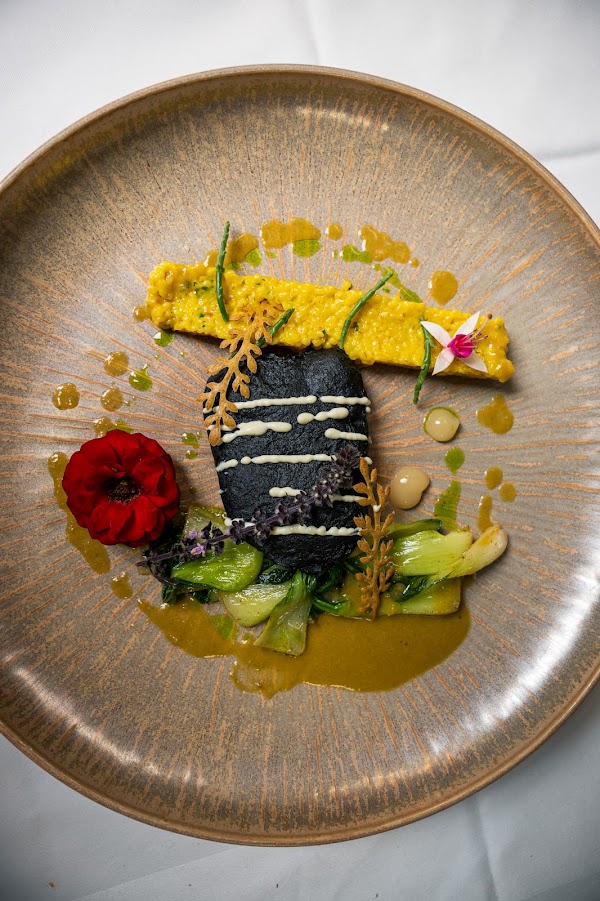 Root Bistro & Bar 4