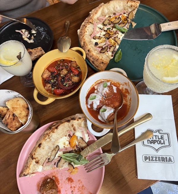 Little Napoli Pizzeria 4