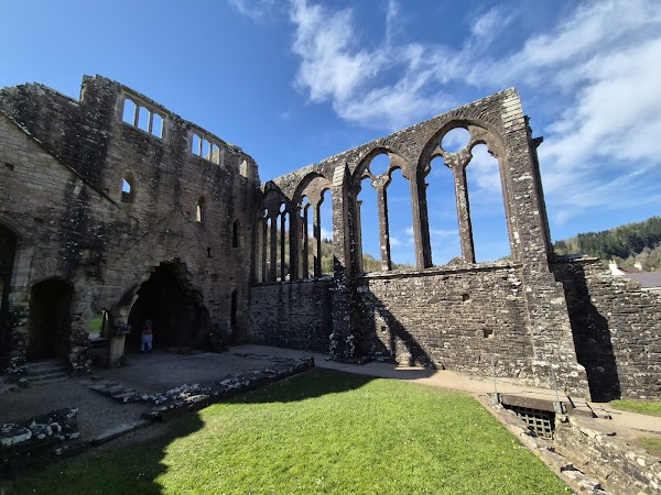 Tintern Abbey 4