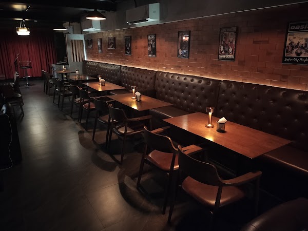 Boss Cafe and Bar 4