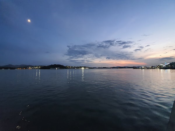 국동항수변공원 2