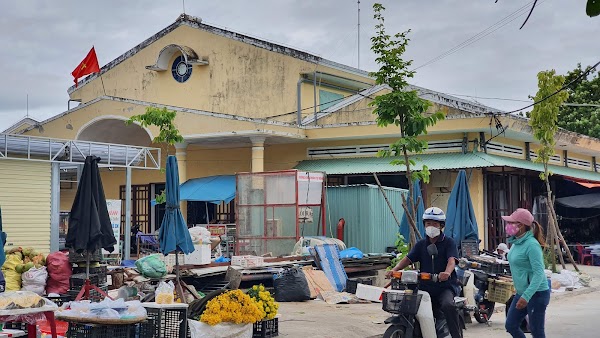 Ba Le Market