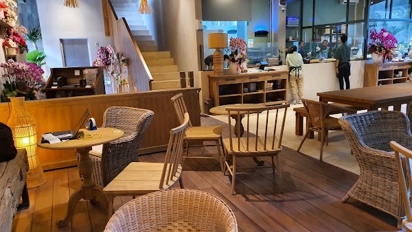 Umanari Bakery & Coffee 1