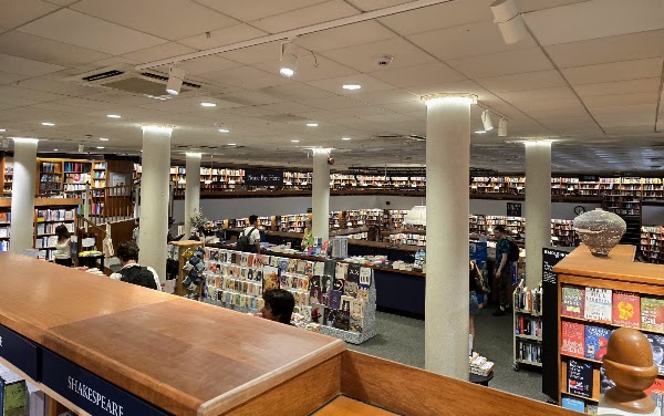 Blackwell's Bookshop 5