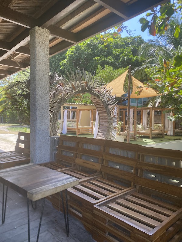Mantas Beach Hideaway & Lounge 1