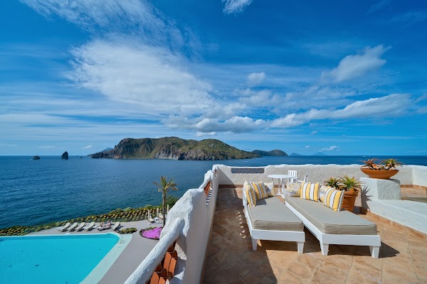 Therasia Resort 2