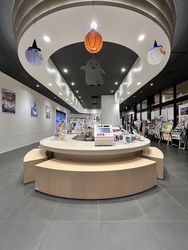Tokyo Tourist Information Center, Shinjuku Expressway Bus Terminal (Busta Shinjuku) 4
