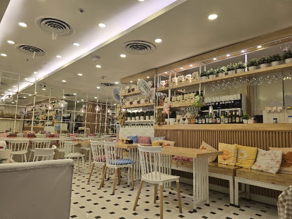 Platinum Fashion Mall Food Court 5