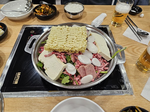 Daewoo Budaejjigae (Army Stew) 5