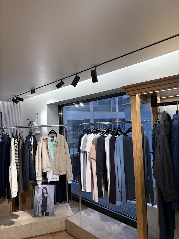 Citybreeze(시티브리즈) Seoul Flagship store Hannam 4