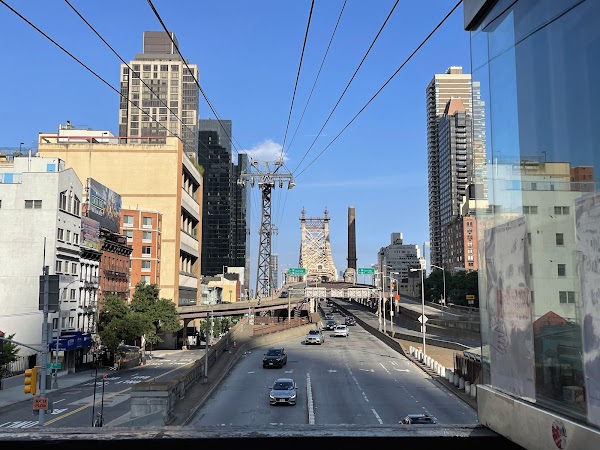 Tramway Plaza 4