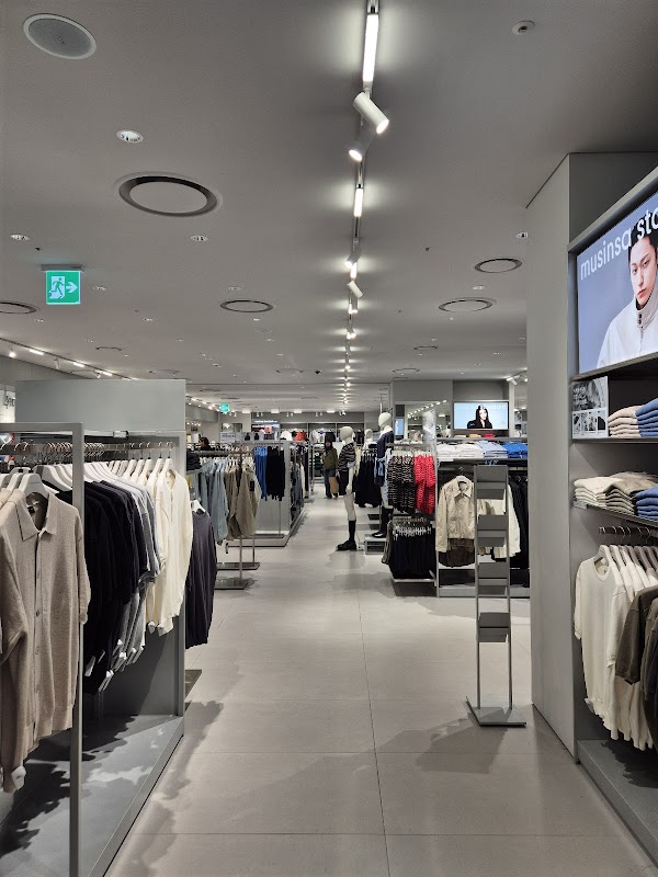 무신사 메가스토어 용산 (Musinsa Megastore Yongsan) 5