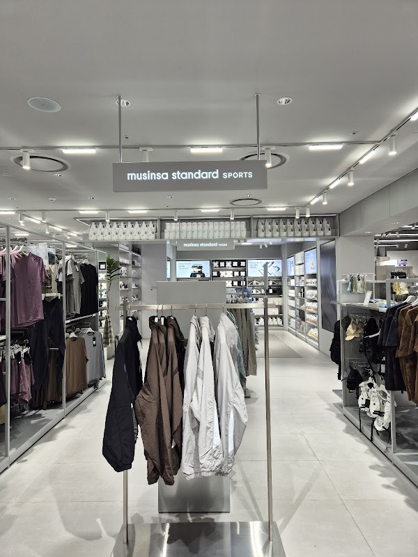 무신사 메가스토어 용산 (Musinsa Megastore Yongsan) 4