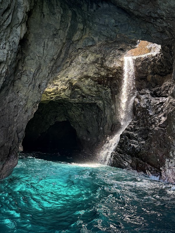 Waiahuakua Sea Cave 1