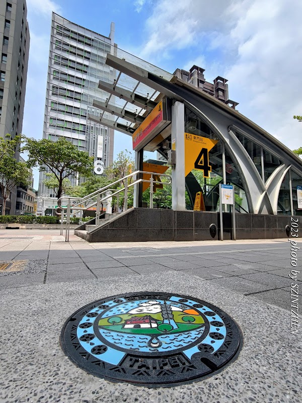 Dongmen Station 2