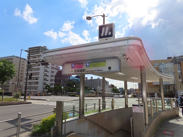 Nishi-Nagahori Station 3