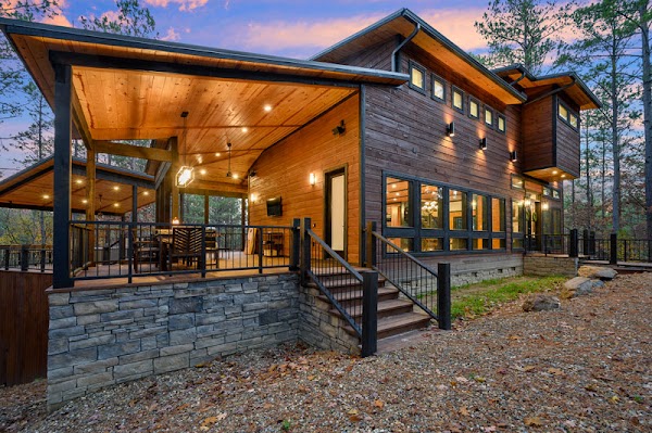 Rustic Treehouse