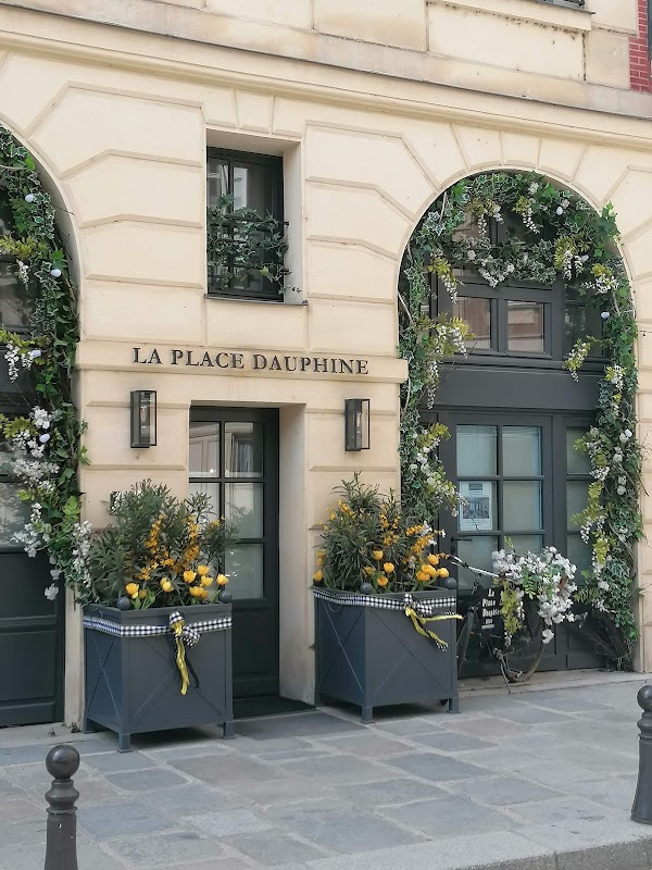 Place Dauphine 5