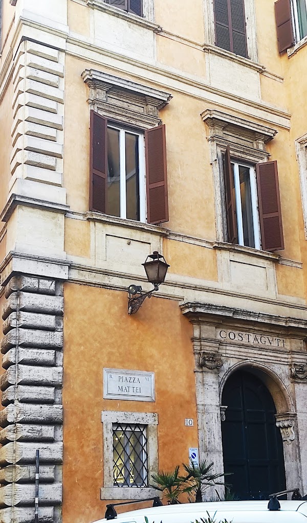 Piazza Mattei 5