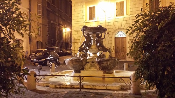 Piazza Mattei 2